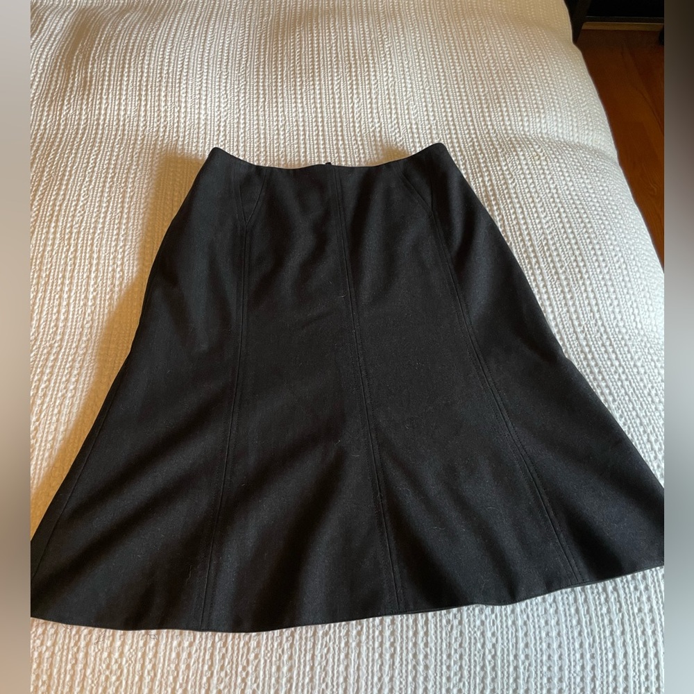 Akris gray skirt size 10, wool